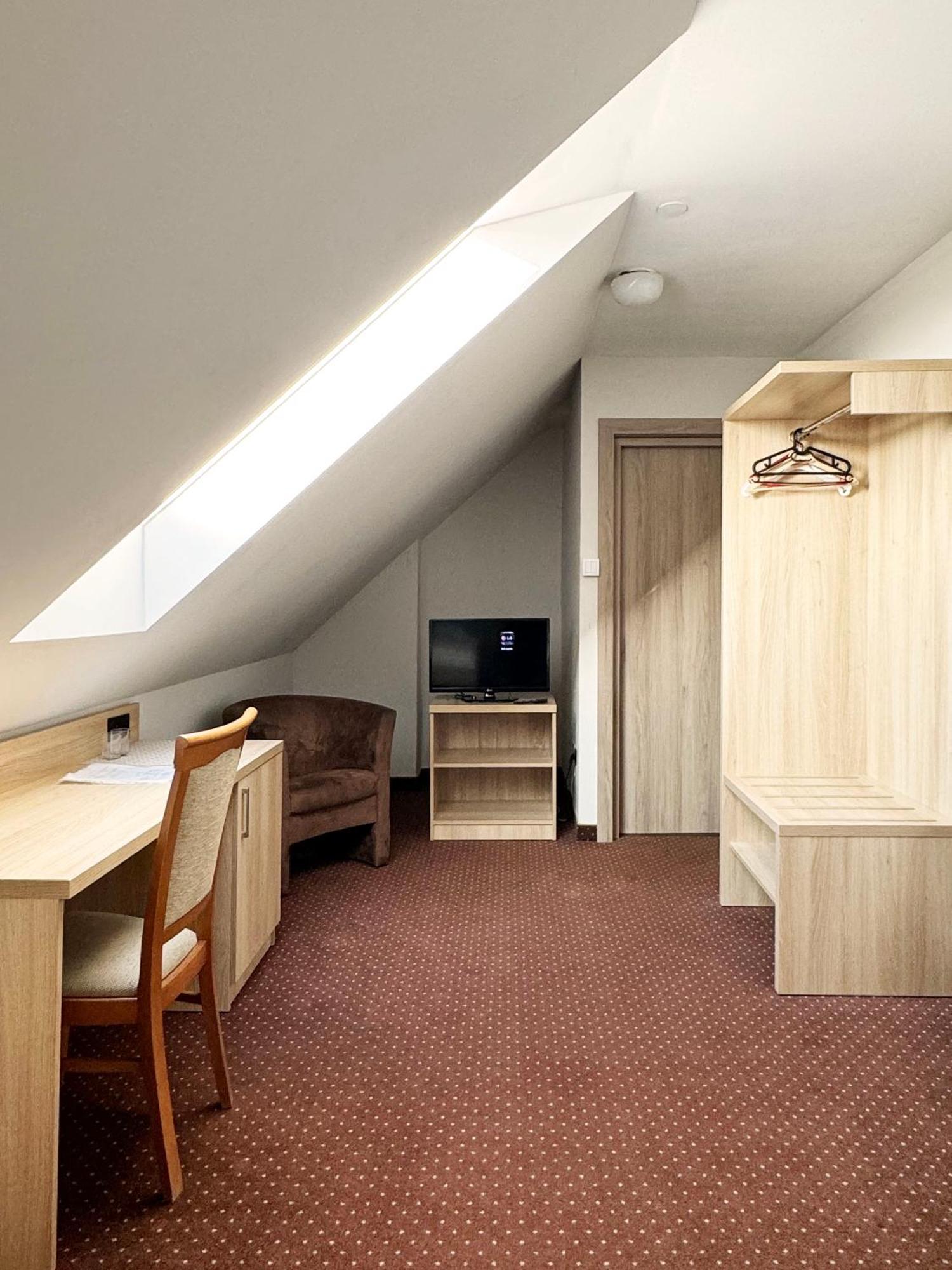 Motel Db2000 Biłgoraj Exteriör bild