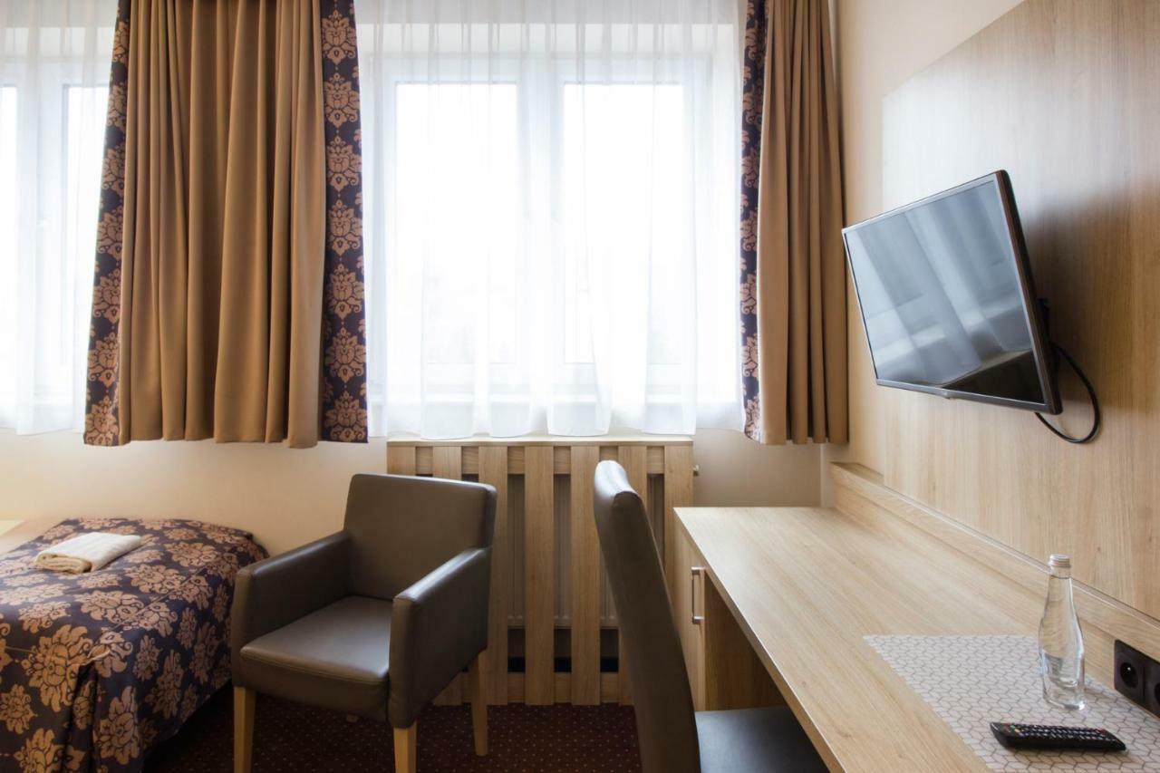 Motel Db2000 Biłgoraj Exteriör bild
