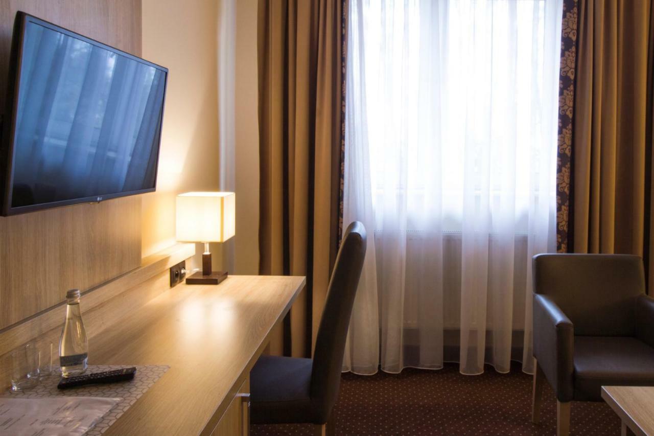 Motel Db2000 Biłgoraj Exteriör bild
